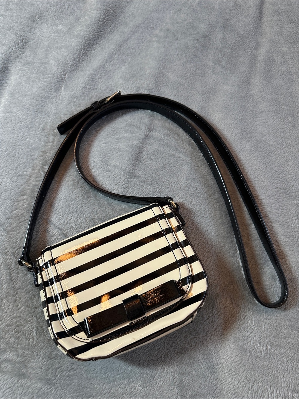 Pre loved Kate Spade Black & White Striped Crossbody Bag w/bow accent patent